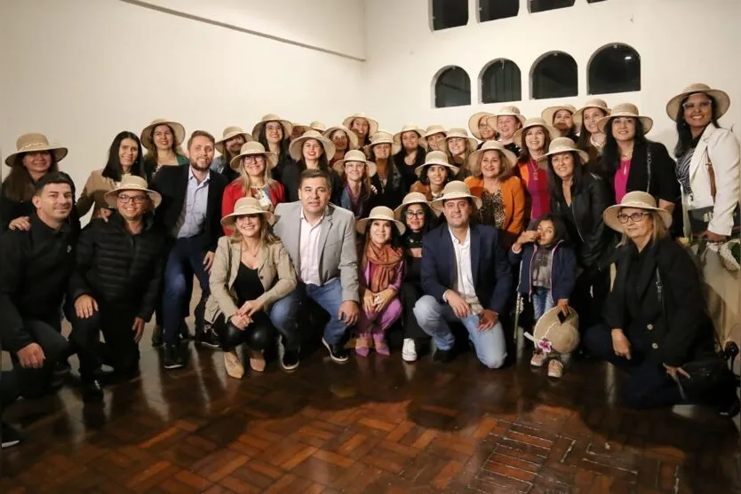  Em resposta a uma pauta levantada no encontro, ele se comprometeu com a criação de uma Secretaria de Estado da Mulher. 