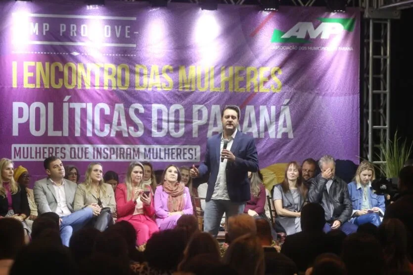  Em resposta a uma pauta levantada no encontro, ele se comprometeu com a criação de uma Secretaria de Estado da Mulher. 