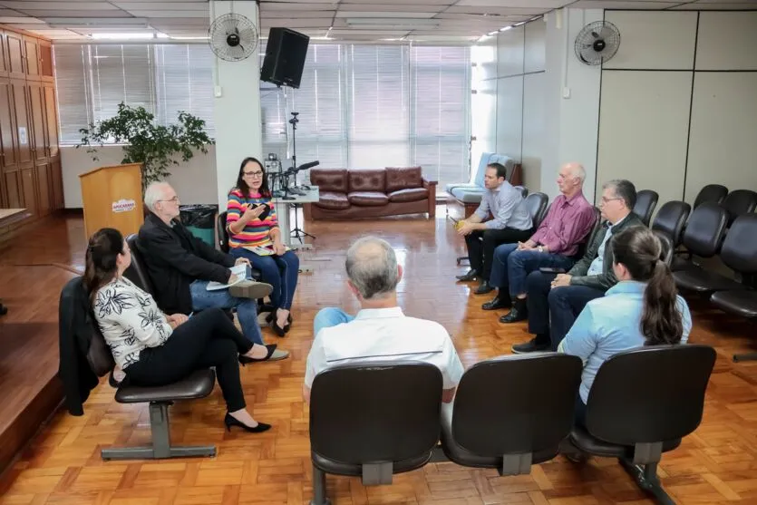 Empresas de materiais de construção conhecem o 'Compras Apucarana'