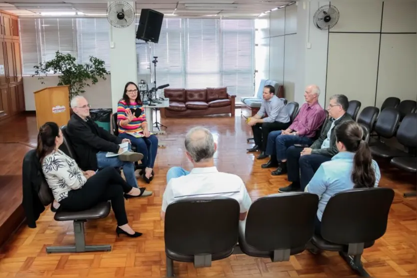 Empresas de materiais de construção conhecem o 'Compras Apucarana'