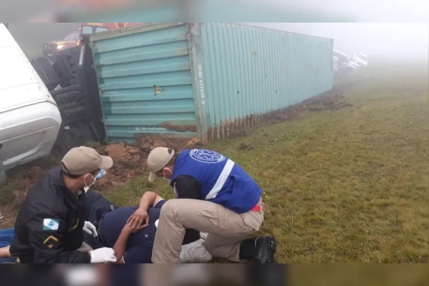 Graves acidentes interditam BR-277 e deixam 3 mortos no Paraná