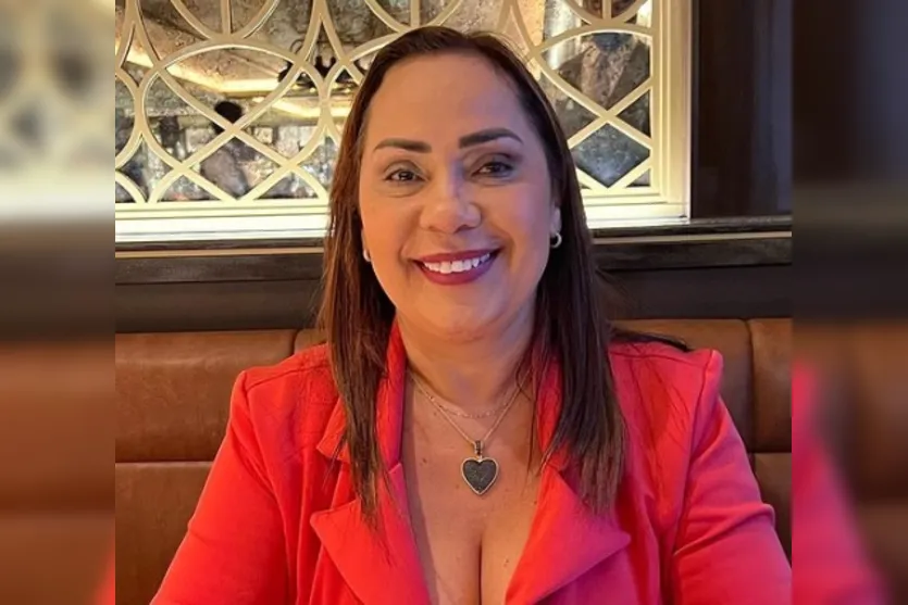  Jacira Santanna, conhecida por ser mãe do ex-BBB Gil do Vigor, comunicou em suas redes sociais sua filiação ao Partido dos Trabalhadores (PT) 