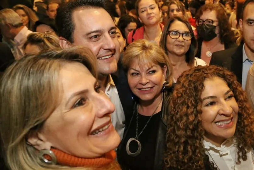  O evento promovido pela Associação dos Municípios do Paraná, abordou a campanha de combate à violência contra a mulher. 