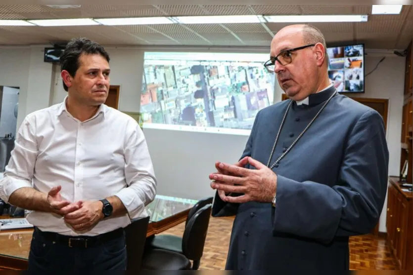  O prefeito Junior da Femac e o bispo da Diocese de Apucarana, Dom Carlos José de Oliveira 