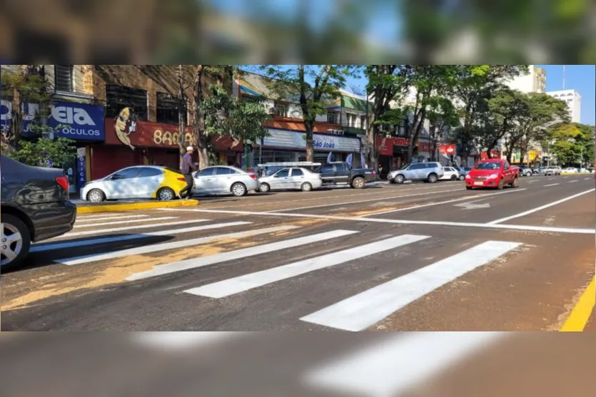  Pelo menos quatro motociclistas caíram no centro de Apucarana 