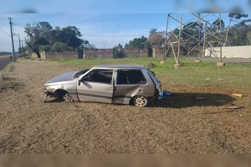 Perseguição em Arapongas termina com capotamento em Apucarana; veja