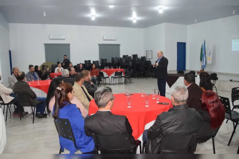 Prefeito de Jardim Alegre dá posse aos integrantes do CODEJA