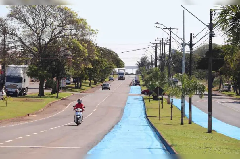 Prefeitura de Ivaiporã instala ciclofaixa e novos semáforos