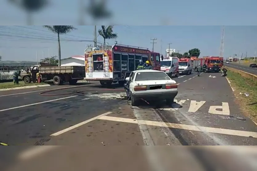  Uma conversão na rodovia foi realizada e aconteceu a forte colisão 