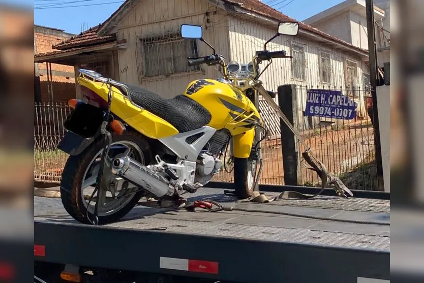  Uma motocicleta com alerta de furto desde a madrugada desta quarta-feira (31) foi recuperada pela equipe da Polícia Militar (PM) 
