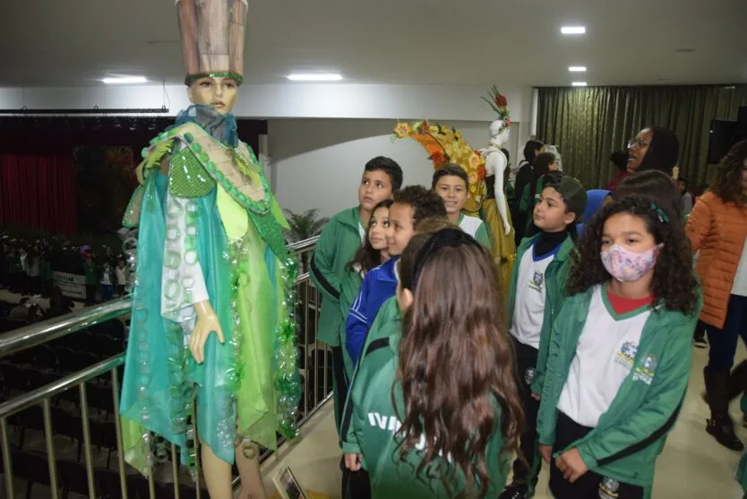  A Prefeitura de Ivaiporã  através do Departamento Municipal de Meio Ambiente, realizou nos dias 20 e 21 o 1º Congresso de Valorização ao Dia Mundial da Árvore. 