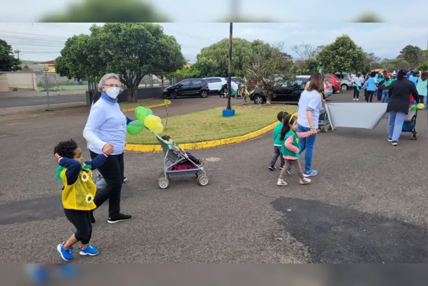Alunos da Apae de Apucarana protagonizam desfile cívico; assista