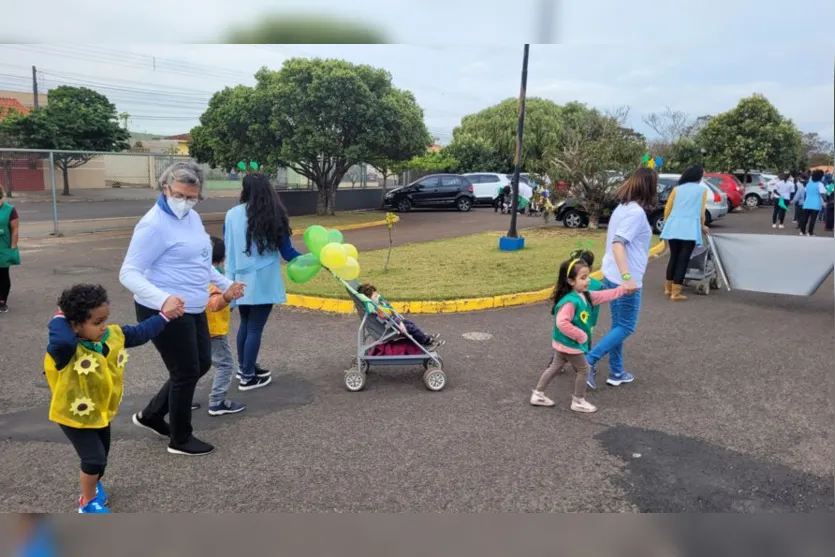 Alunos da Apae de Apucarana protagonizam desfile cívico; assista