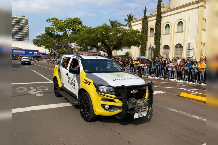  Ao todo, 64 entidades participaram do desfile, entre forças de segurança, escolas, instituições e clubes de serviços 