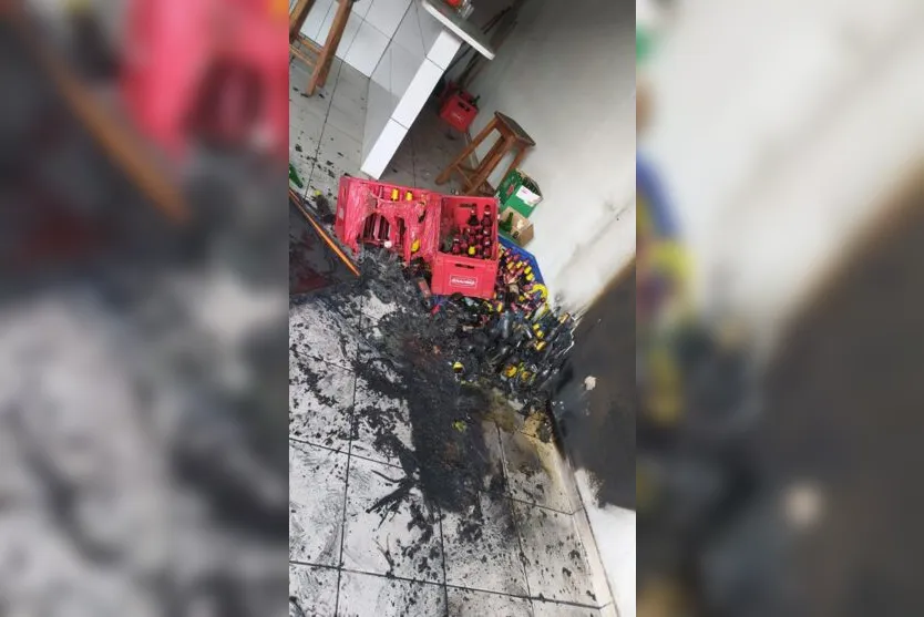Bombeiros combatem princípio de incêndio em bar; assista