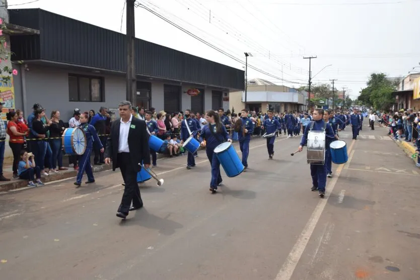 Desfile da Independência  realizado com sucesso em Jardim Alegre