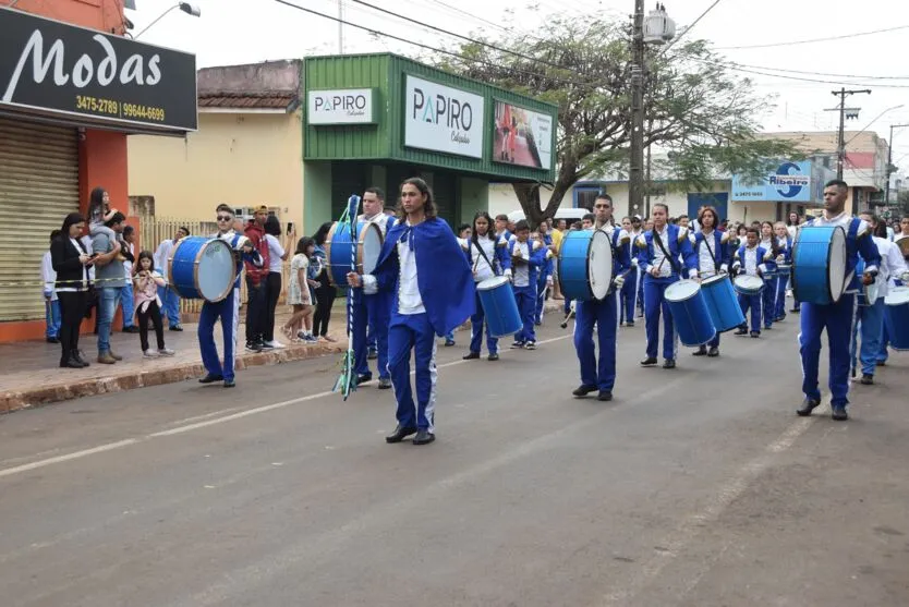 Desfile da Independência  realizado com sucesso em Jardim Alegre