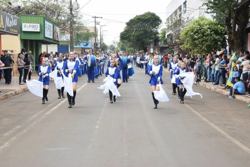 Desfile da Independência  realizado com sucesso em Jardim Alegre