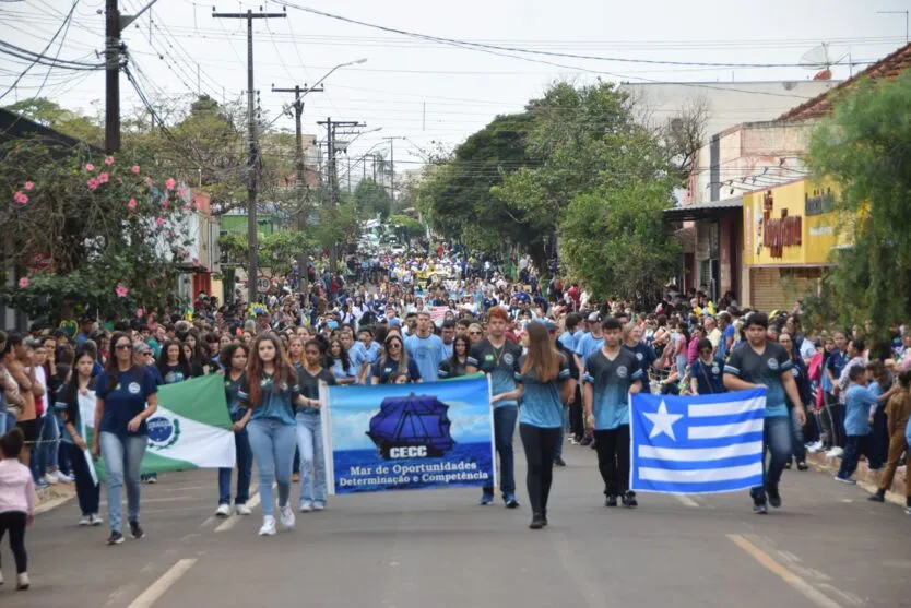 Desfile da Independência  realizado com sucesso em Jardim Alegre