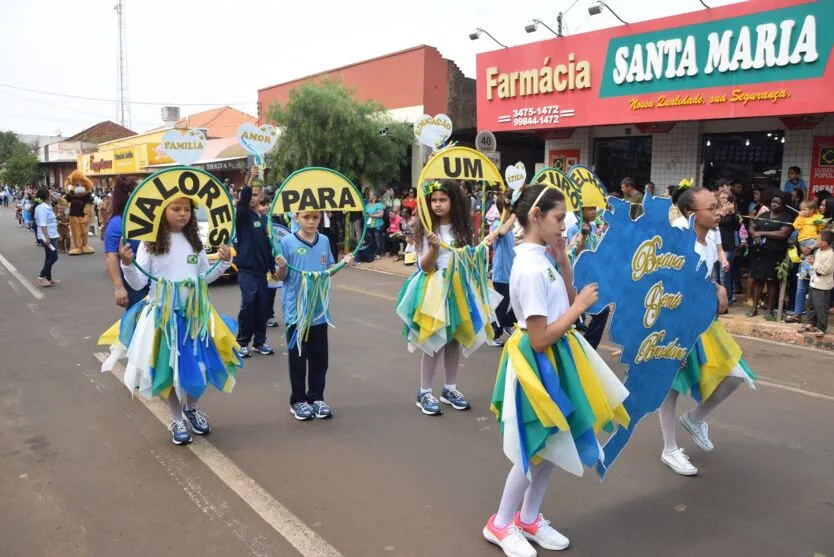 Desfile da Independência  realizado com sucesso em Jardim Alegre