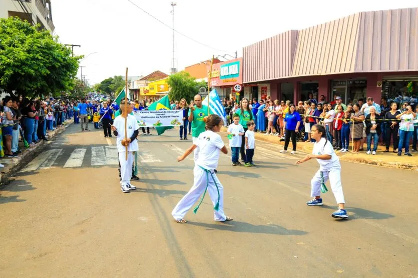 Desfile da Independência  realizado com sucesso em Jardim Alegre