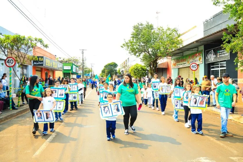 Desfile da Independência  realizado com sucesso em Jardim Alegre