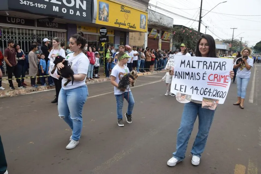 Desfile da Independência  realizado com sucesso em Jardim Alegre