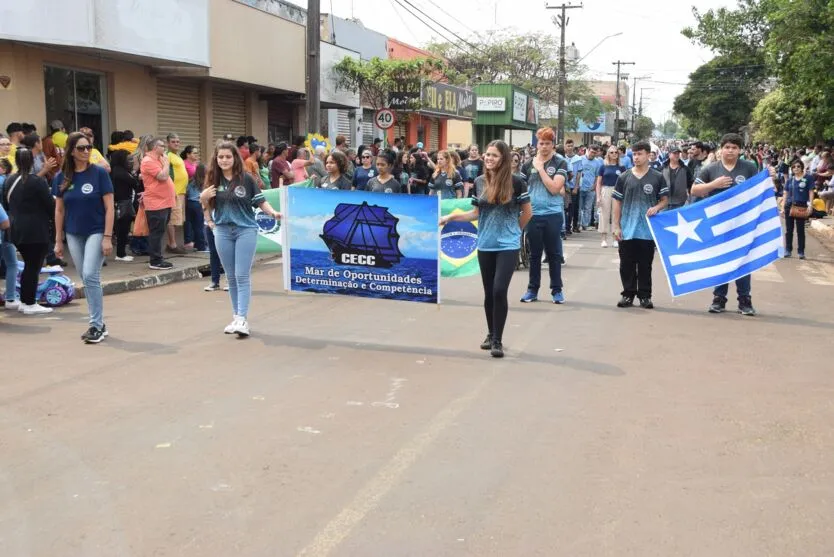 Desfile da Independência  realizado com sucesso em Jardim Alegre