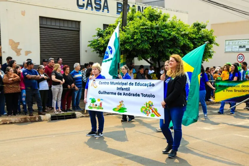 Desfile da Independência  realizado com sucesso em Jardim Alegre