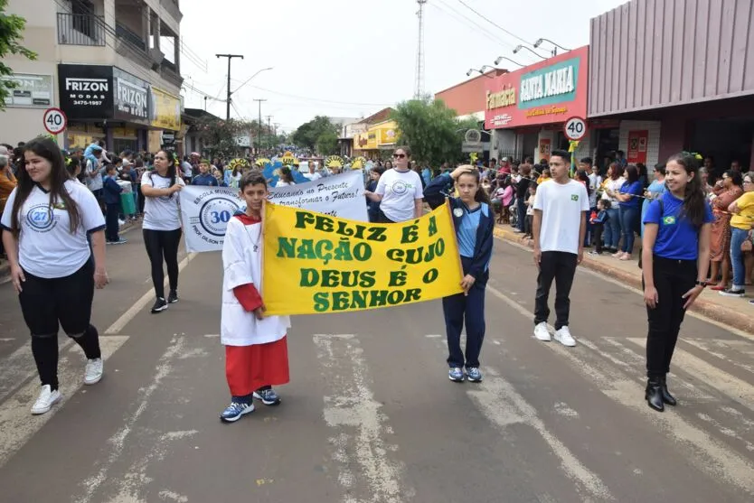 Desfile da Independência  realizado com sucesso em Jardim Alegre