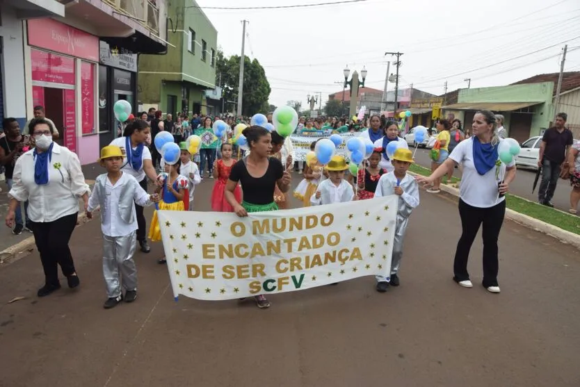 Desfile do Dia da Independência foi realizado no sábado em Lunardelli