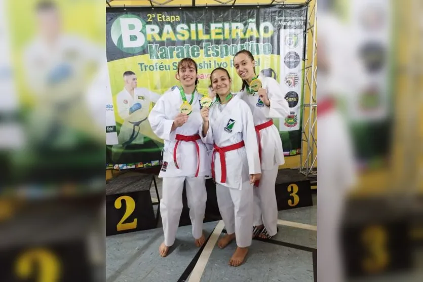  Destaque para as apucaranenses Emilly Agostinho da Silva e Géssica Bergossi da Costa que ganharam medalha de ouro 