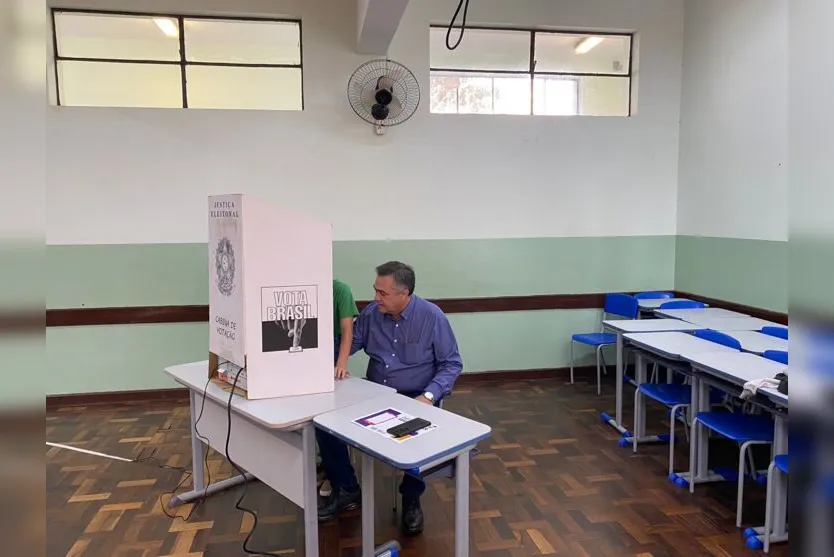Ex-secretário da saúde Beto Preto vota nesta manhã em Apucarana; veja