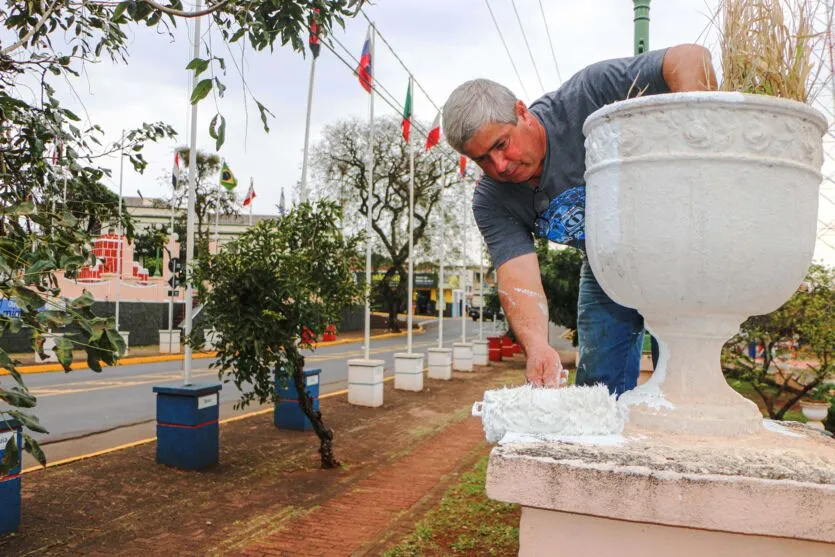 Histórica 'Praça Mauá' passa por serviços de manutenção
