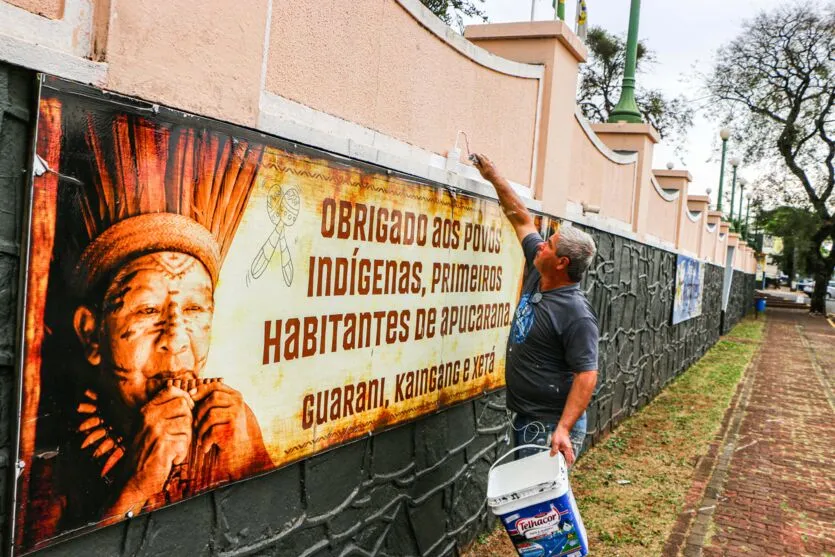 Histórica 'Praça Mauá' passa por serviços de manutenção