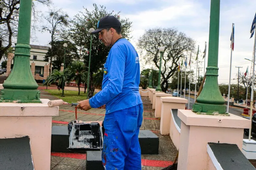 Histórica 'Praça Mauá' passa por serviços de manutenção