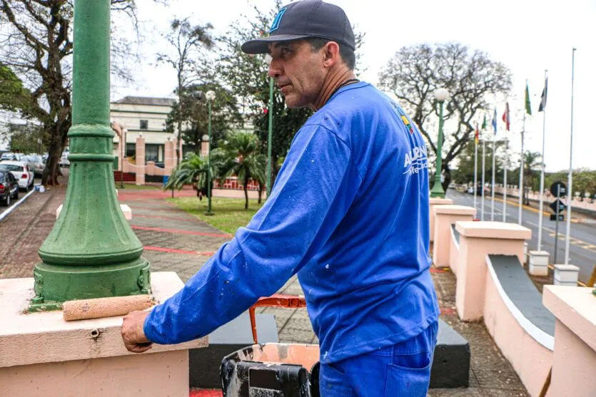 Histórica 'Praça Mauá' passa por serviços de manutenção