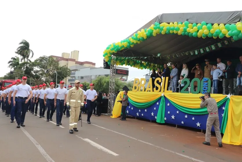 Independência do Brasil: Ivaiporã contou com desfile cívico no domingo