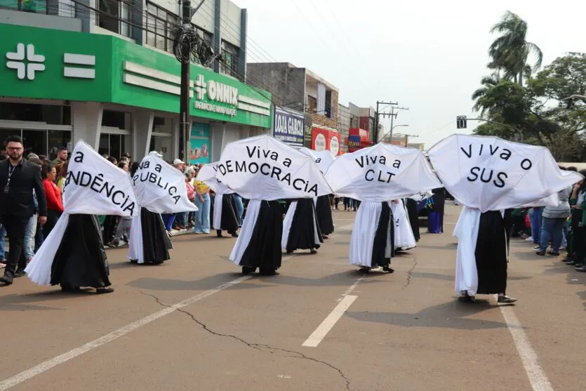 Independência do Brasil: Ivaiporã contou com desfile cívico no domingo