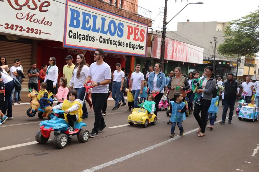 Independência do Brasil: Ivaiporã contou com desfile cívico no domingo