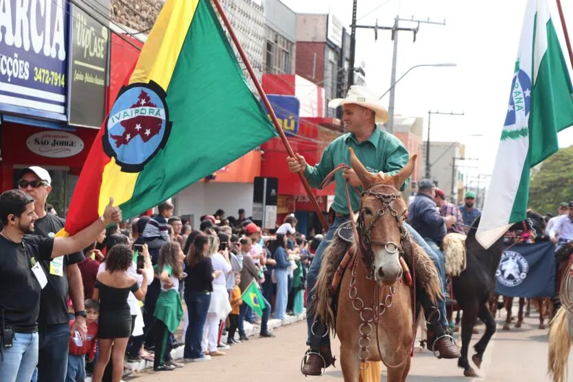 Independência do Brasil: Ivaiporã contou com desfile cívico no domingo