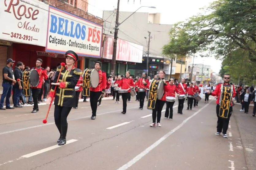 Independência do Brasil: Ivaiporã contou com desfile cívico no domingo