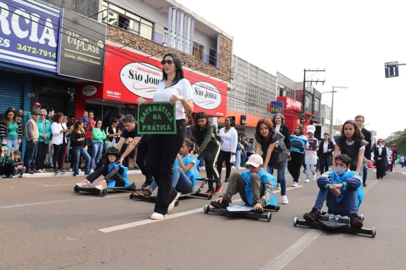 Independência do Brasil: Ivaiporã contou com desfile cívico no domingo