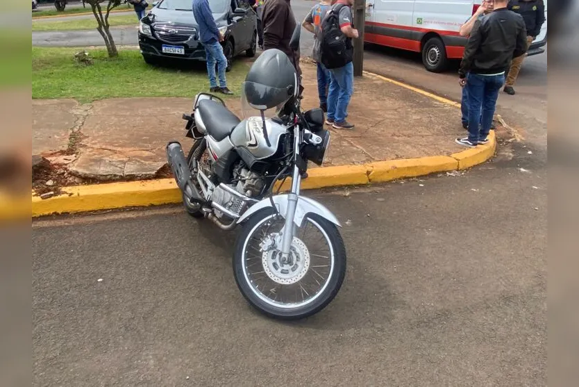  O condutor da moto, de 19 anos, sofreu ferimentos leves 