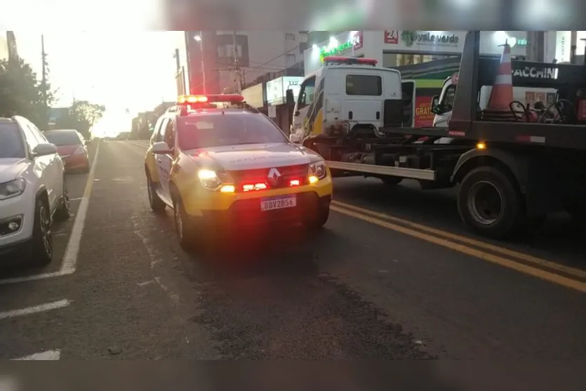  O condutor do Corsa foi detido por estar em estado de embriaguez 