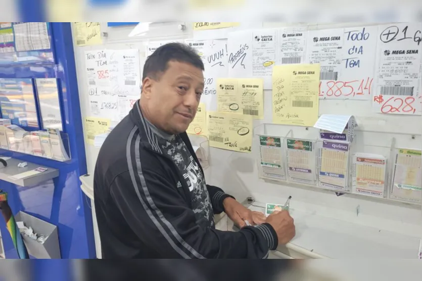  O militar da reserva José Fernandes da Silva, de 58 anos, de Apucarana, fez suas apostas 