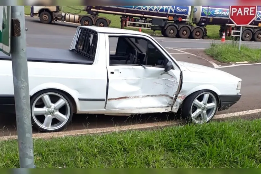  O motorista do carro, que também mora no município, não ficou ferido 