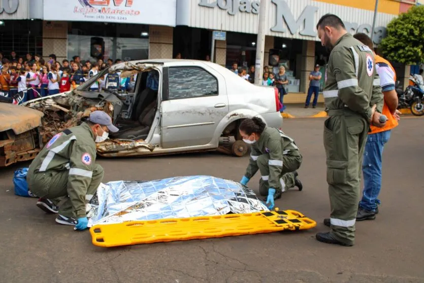 Simulação realista de acidente chama atenção nas ruas de Cambira; veja