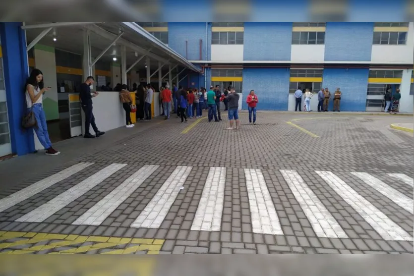 Veja o movimento de eleitores nos pontos de votação em Apucarana