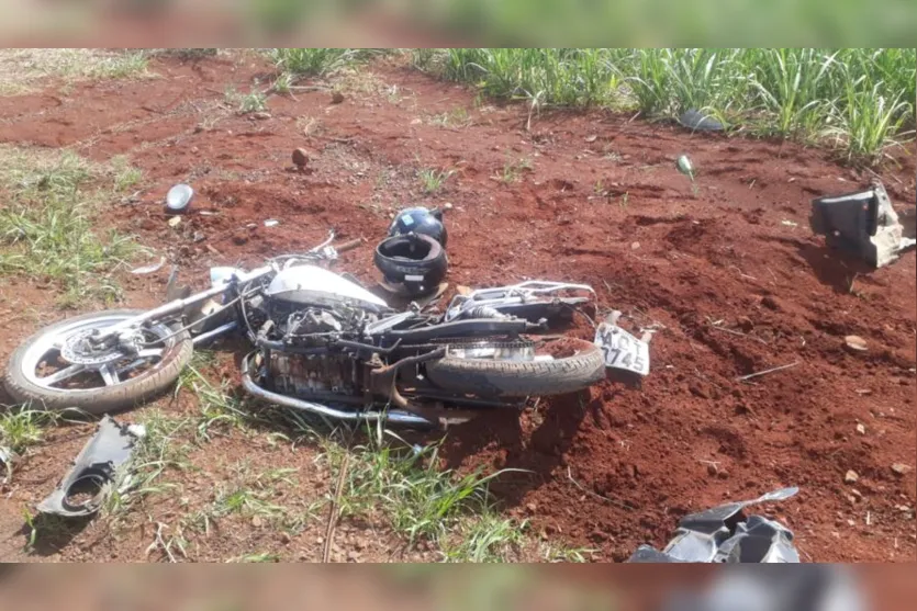  A colisão deixou um homem e uma mulher que estavam na moto com placas de Marumbi em estado grave 